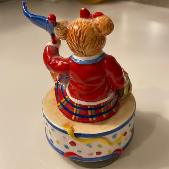 1994 Schmid Music Box Teddy Bear "Good sport” with pom pom - Picture 4 of 5